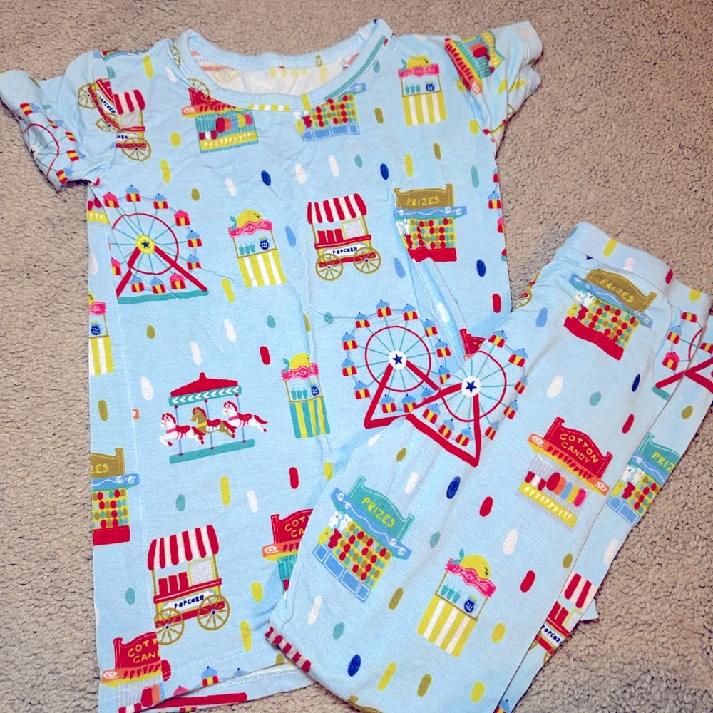 Kiki & lulu 4T carnival pajamas